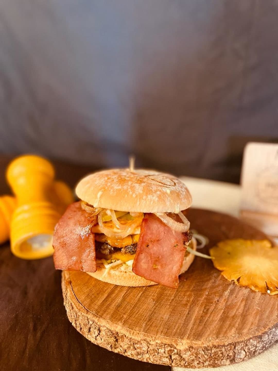 HAMBURGUESA HAWAIANA