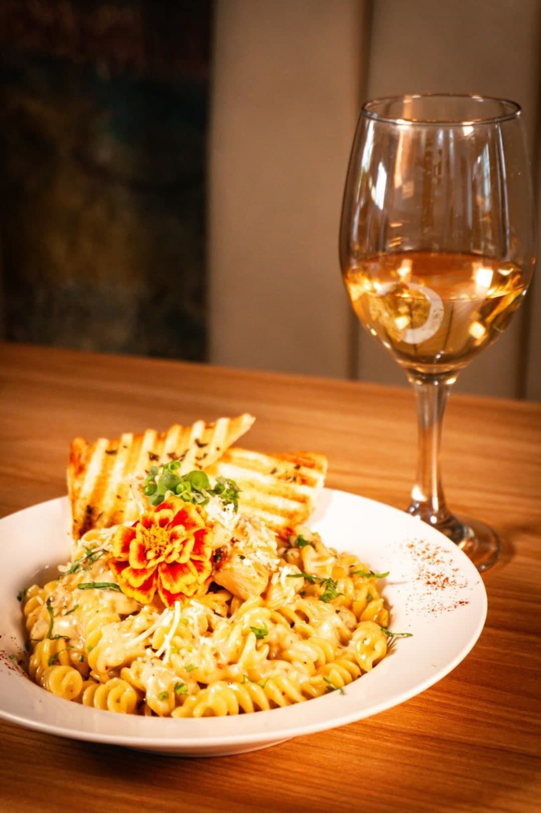 PASTAS FUSILI CON POLLO