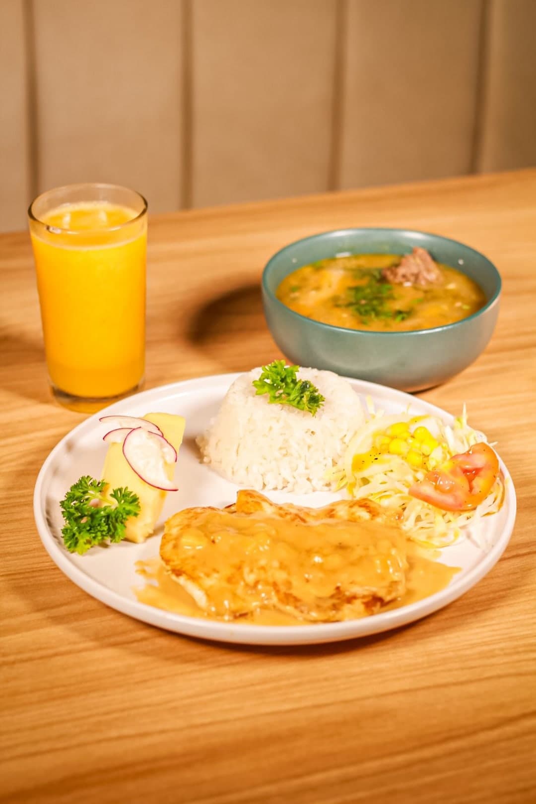 MIERCOLES - PECHUGA EN SALASA DE PIÑA