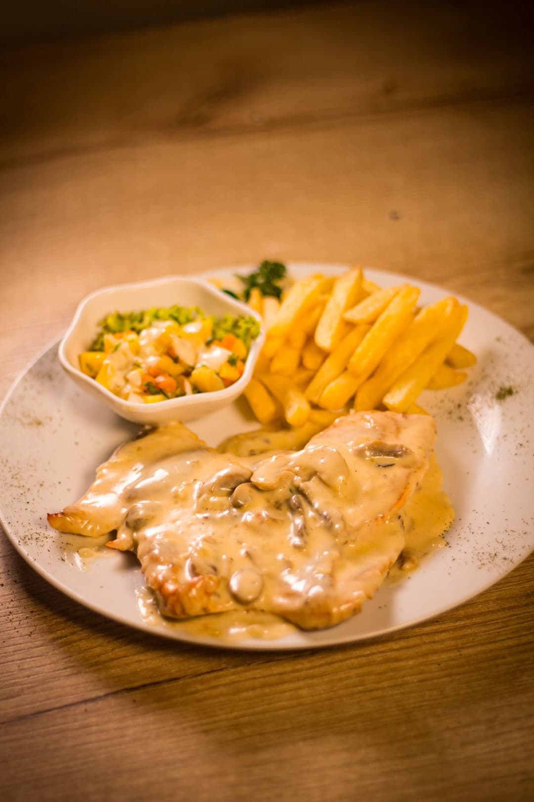 SUPREMA DE POLLO EN SALSA DE CHAMPIÑONES